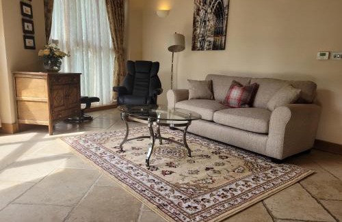 Albrighton Apartment | The Round House at Boningale Manor