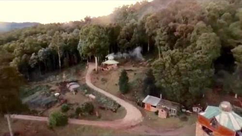 Jackeys Marsh House | The Roundhouse