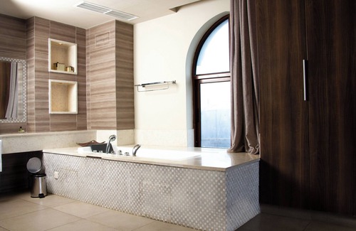 Shanzu Hotel | The Royal Shaza Suites