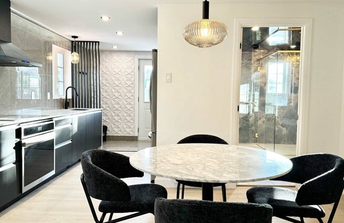 Boischatel Apartment | The Royal Suite | Hot Tub | Free EV Charger