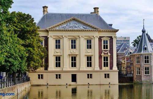 The Hague Center Apartment | The Royal Suite II - R.Q.C.