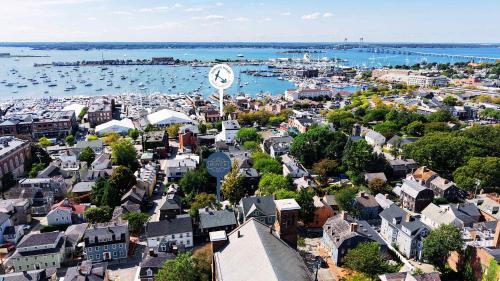 Newport House | The Royce on Spring - High-End Family Getaway in Newport