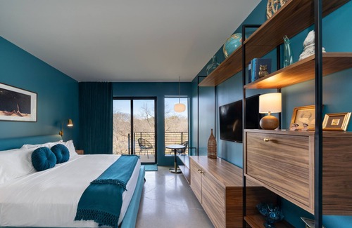 Round Rock Original Plat Hotel | The Ruby Hotel