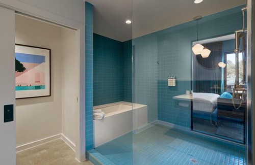 Round Rock Original Plat Hotel | The Ruby Hotel