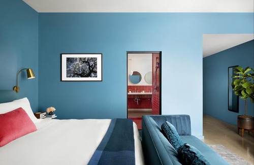 Round Rock Original Plat Hotel | The Ruby Hotel