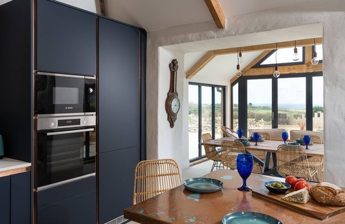 Helford Passage Cottage | THE RUM HOUSE, pet friendly, character holiday cottage in Porthallow