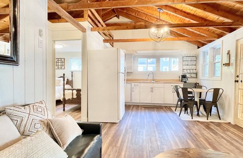 Hillsboro Cottage | The Rustic Retreat - Lakefront Cottage on Franklin Pierce Lake!