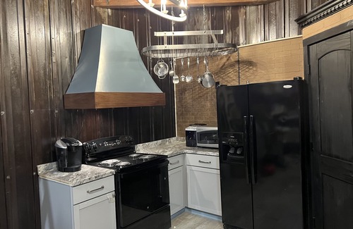 Loretto Apartment | The Rustic Suite on Bourbon Trail