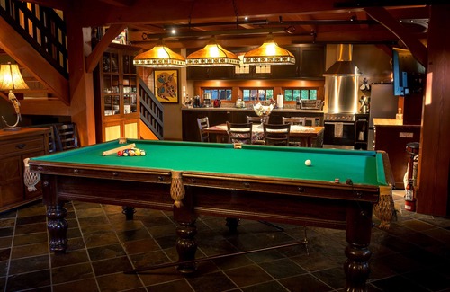 Regional District of Nanaimo House | The Rustic West Meets Oceanfront Estate