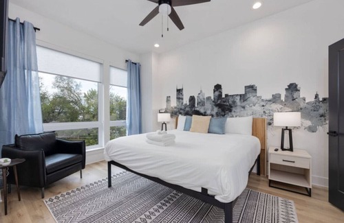 Radnor Apartment | `The Ryman` 4BR Haven with Scenic Rooftop