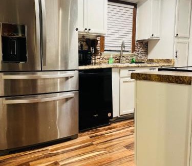 Smith County House | The Sabine River Retreat - The Black Collection