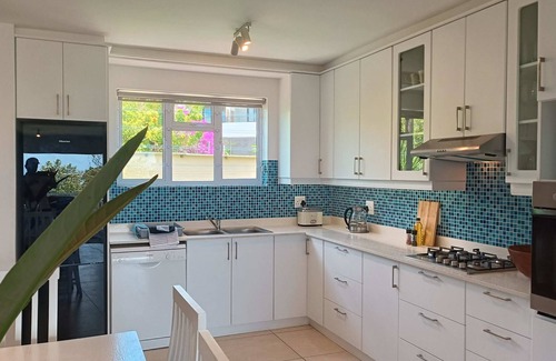 Plettenberg Bay Apartment | The Salty Whale - 3BD APT - Central, Sea Views