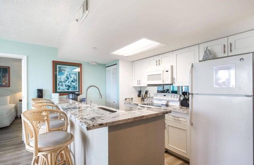 Key West Apartment | The Samana Cay | Tropical, Airy Retreat w/Private Balcony & Pool!