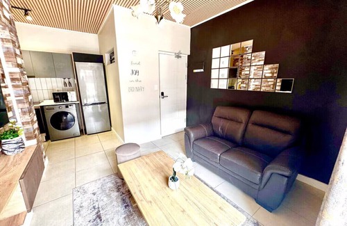 Greater Johannesburg Metropolitan Area Apartment | The Sanctuary: Sleek Smart Space