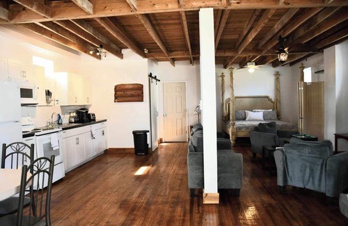 Burnside Apartment | The Sanctuary Suite @ Burnside