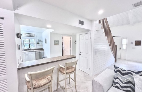 Bella Vista Condo | The Sand Castle - WALK TO BEACH!