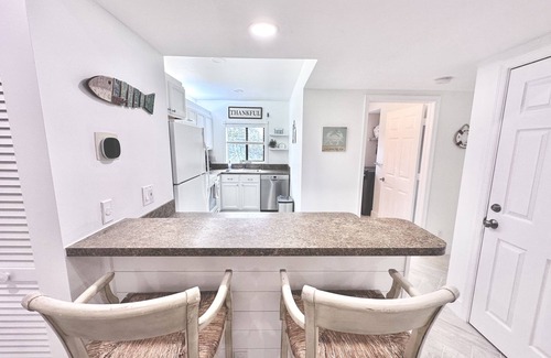 Bella Vista Condo | The Sand Castle - WALK TO BEACH!