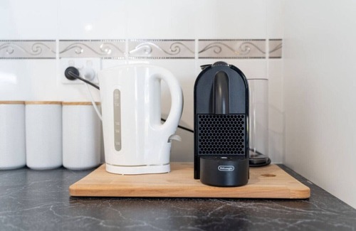 Goolwa Beach House | The Sandpiper- Fire place, Pet and Family Friendly