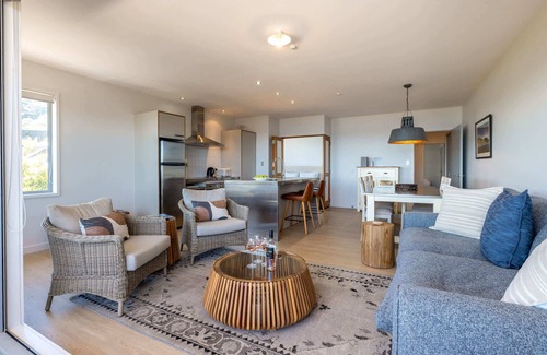Onetangi Apartment | The Sands Apartment 5 | Stay Waiheke