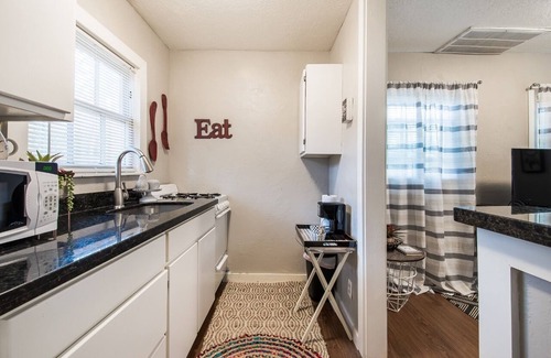 College Station House | The SASSY Studio~two blocks from Texas A&M Campus!