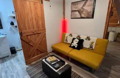 Ironton Cabin | The Sawmill Cabin - Pet Friendly, Near Elephant Rocks