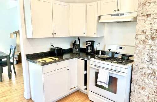 Ames House | The Scarlett-Fitness Zone- King Bed