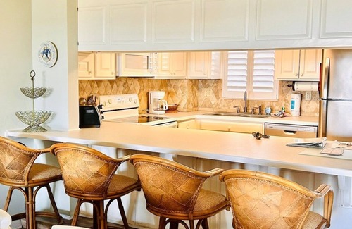 Ocean Cay Apartment | The Seahorse, 2bed beach paradise, swimming pool!