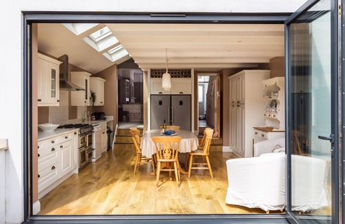 Hove House | ☆The Seaside House ☆ Sleeps 9 ☆+3 cot beds ☆ Parking☆