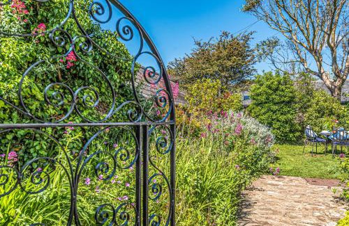 Malborough House | The Secret Garden