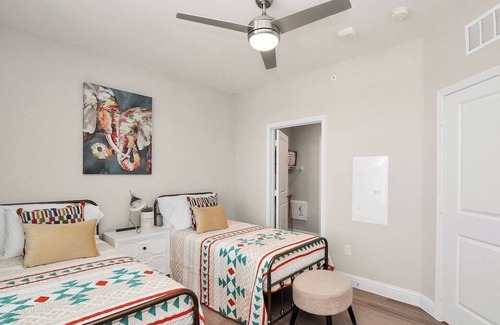 Clear Lake Shores Apartment | The Serene Sanctuary near Kemah Boardwalk and NASA