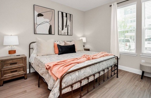 Clear Lake Shores Apartment | The Serene Sanctuary near Kemah Boardwalk and NASA