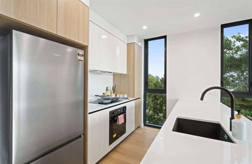 Surfers Paradise Apartment | The Serenity | New Riverview Apt + Pool & Parking