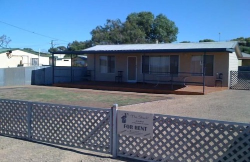 Clinton House | The Shack Port Clinton | Your gateway to beachside fun, history, and relaxation!