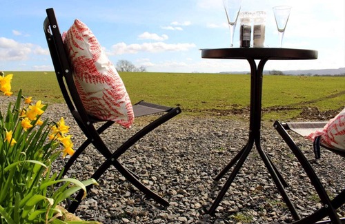 Pentrefelin Cabin | The Shearer's Hut, Sleeps 2, Wood Burner, Fire Pit