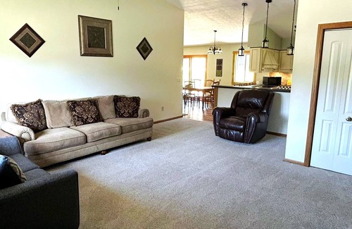 West Carrollton House | The Sherwood Home: 3 BR W/Garage Use, Convenient to 1-75