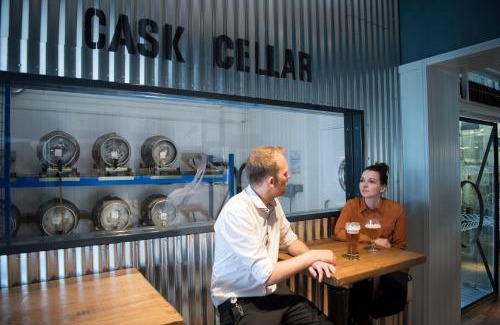 Chatham Hotel | The Ship & Trades