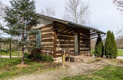 Augusta House | The Small Cabin-The Augusta Guest Collection