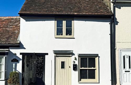 Stratford Saint Mary House | The Snug Cottage