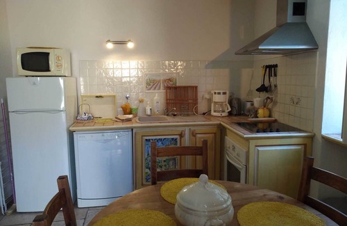 Saint-Jean-de-Valeriscle Apartment | The southern sun - 2 people