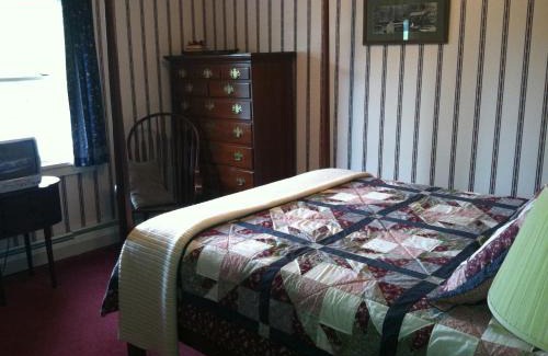 Dundee Bed & Breakfast | The South Glenora Tree Farm