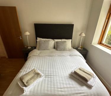 North Wall Apartment | The Spencer Suite