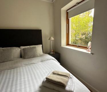 North Wall Apartment | The Spencer Suite