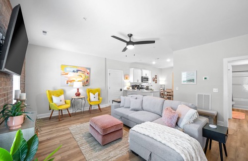 Clarksville Apartment | The Spot 281 Liberty Pkwy