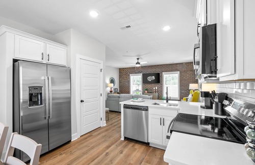 Clarksville Apartment | The Spot 281 Liberty Pkwy