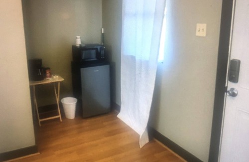 Aurora Apartment | The Squirrels Nest in the quaint village of Aurora