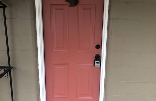 Aurora Apartment | The Squirrels Nest in the quaint village of Aurora