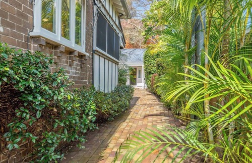 Randwick Apartment | The Stables Cosy Cottage Vibes near Coogee Beach