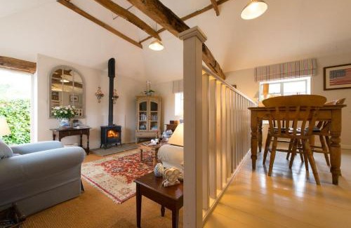 Halstead House | The Stables, relax in 5 star style and comfort with lovely walks all around
