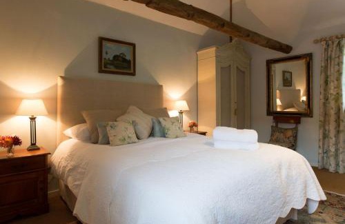 Halstead House | The Stables, relax in 5 star style and comfort with lovely walks all around