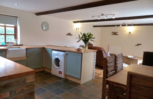 Hornsea House | The Stables, Stunning Barn Conversion, Sleeps 4, Grounds overlook Hornsea Mere